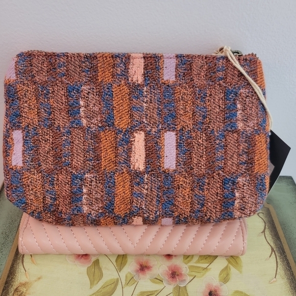 Universal Thread Cosmetic Bag and Pink Quilted Wallet Lot - Picture 2 of 10